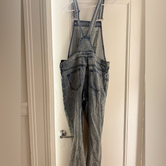 FREE PEOPLE OVERALLS - Picture 4 of 5